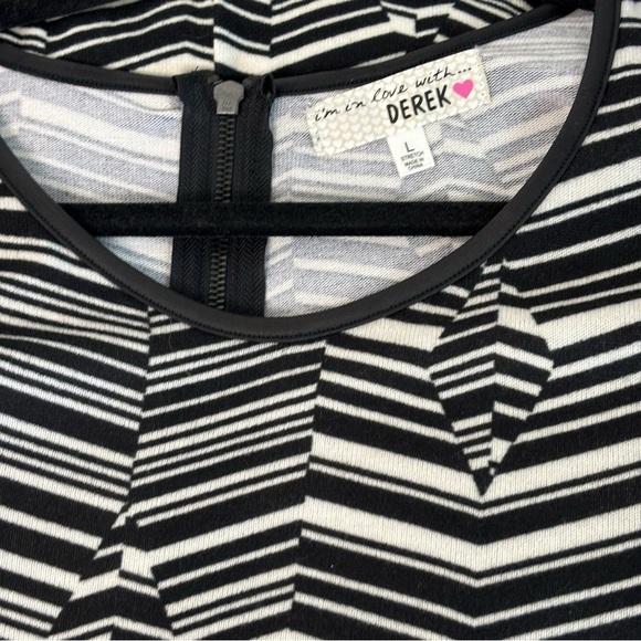 I’m in Love with Derek Women’s Black & White Large Dress! - Picture 6 of 11